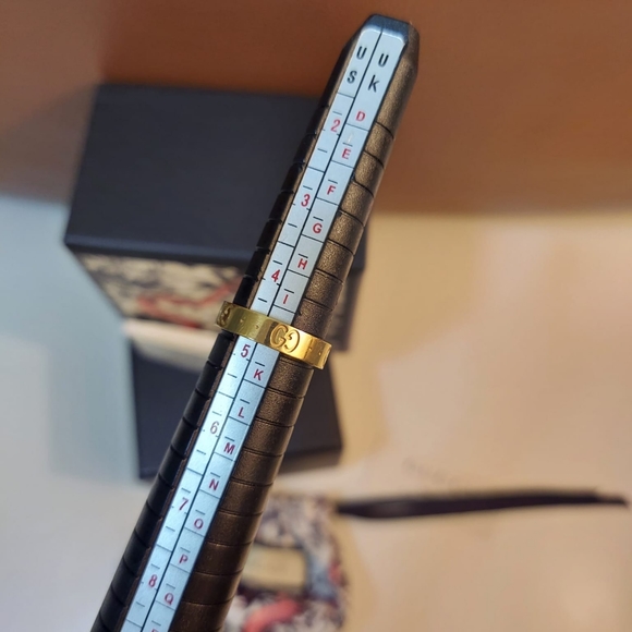 Authentic Gucci GG ICON yellow Gold Ring - Picture 8 of 8